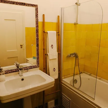 Hostal G&b - And Wines *
