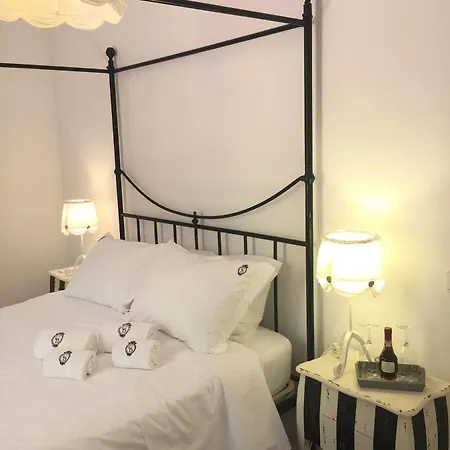 G&b - And Wines Hostal
